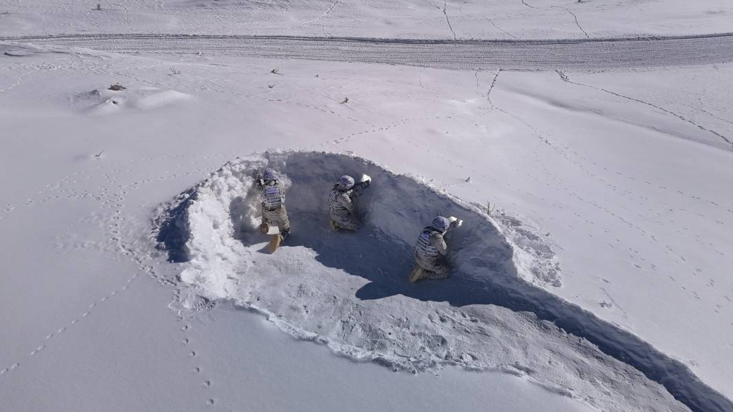 Dondurucu soğukta nefes kesen eğitim 14